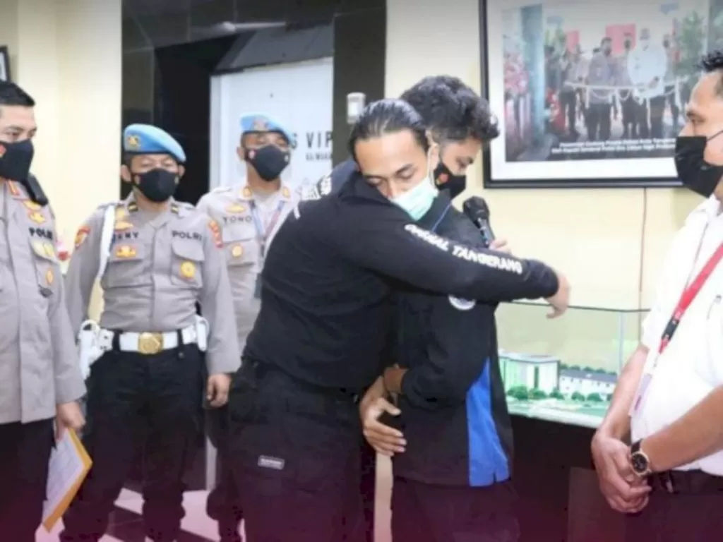 Pihak Polda Banten Minta Maaf kepada Mahasiswa Korban Banting (Foto: Istimewa)