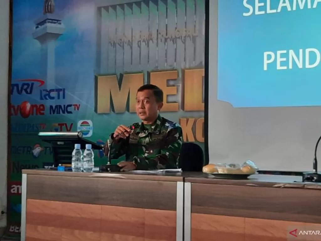 Kapendam Jaya Kolonel Arh Herwin BS saat memberikan keterangan di Mapendam Jaya, Jakarta, Senin (14/6/2021). (ANTARA/Yogi Rachman)