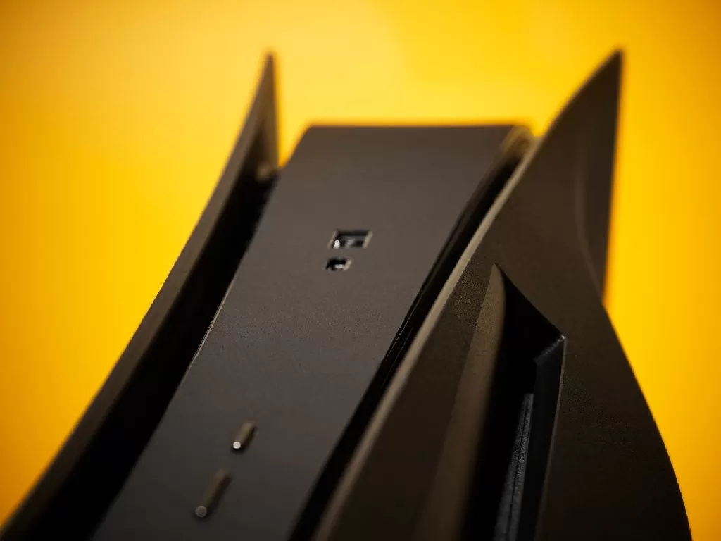 Tampilan casing PS5 bernama Darkplates besutan Dbrand (photo/Dbrand)