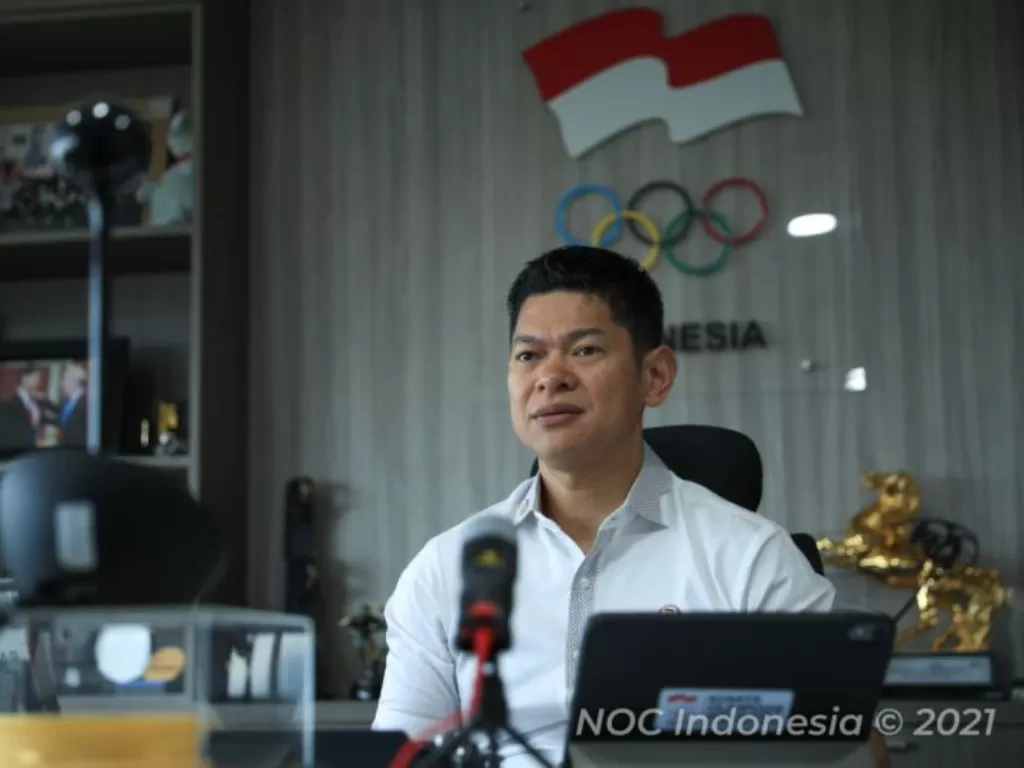  Ketua KOI (NOC Indonesia) Raja Sapta Oktohari saat memberi keterangan mengenai sanksi WADA, Jumat (8/10/2021). (photo/ANTARA/HO/Komite Olimpiade Indonesia)