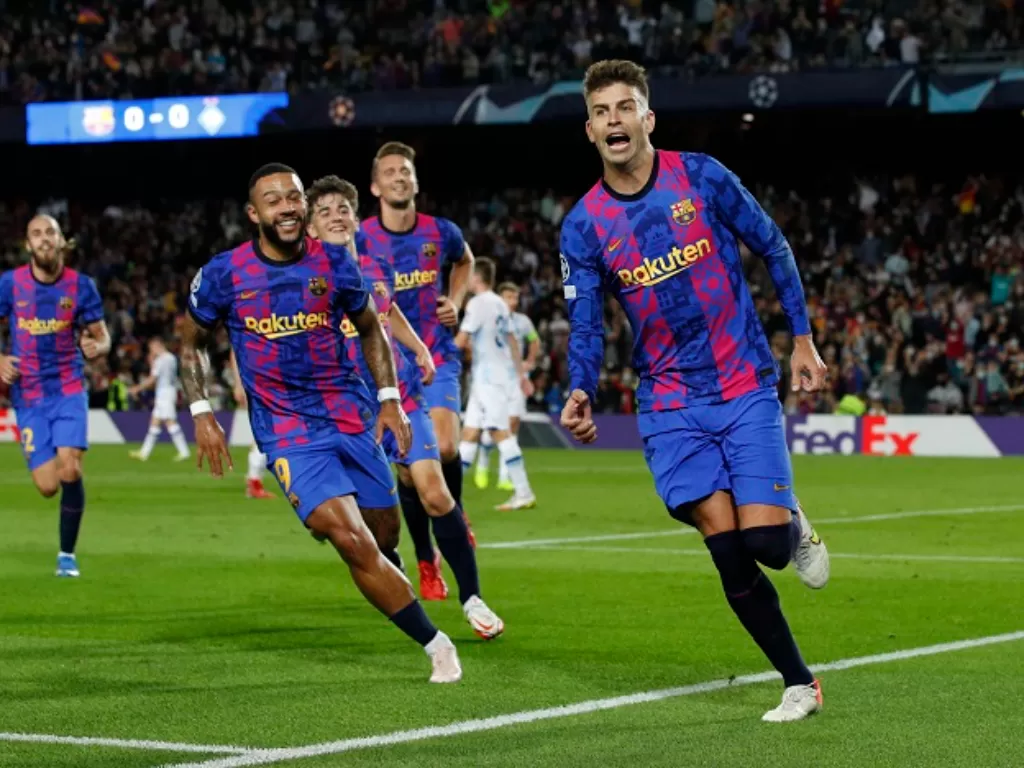 Klub Barcelona dijadwalkan akan bertanding di JIS. (REUTERS/Albert Gea)