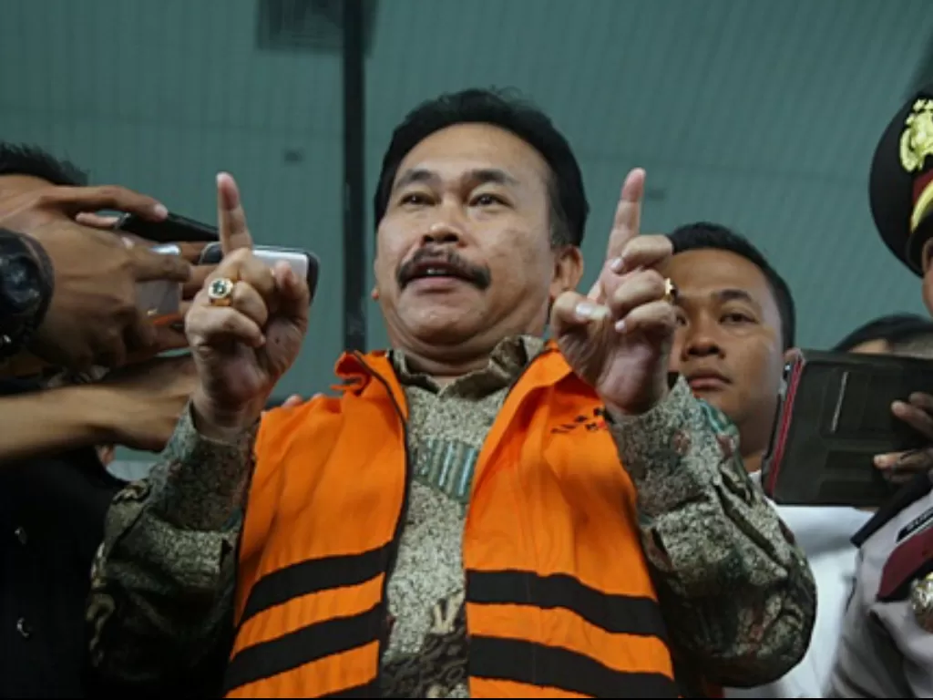 Raja Bonaran Situmeang eks Bupati Tapanuli Tengah. (Foto/Antara)