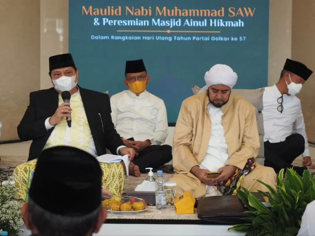 Ketum Golkar Airlangga Hartarto dan Pimpinan Majelis Ahbabul Musthafa-Solo Habib Syech bin Abdul Qodir Assegaff. (Dok. Istimewa)