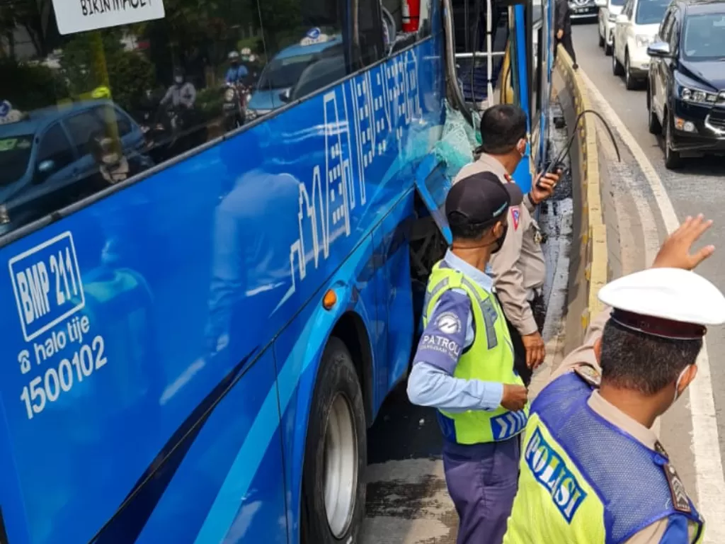Kecelakaan bus Transjakarta. (Istimewa)
