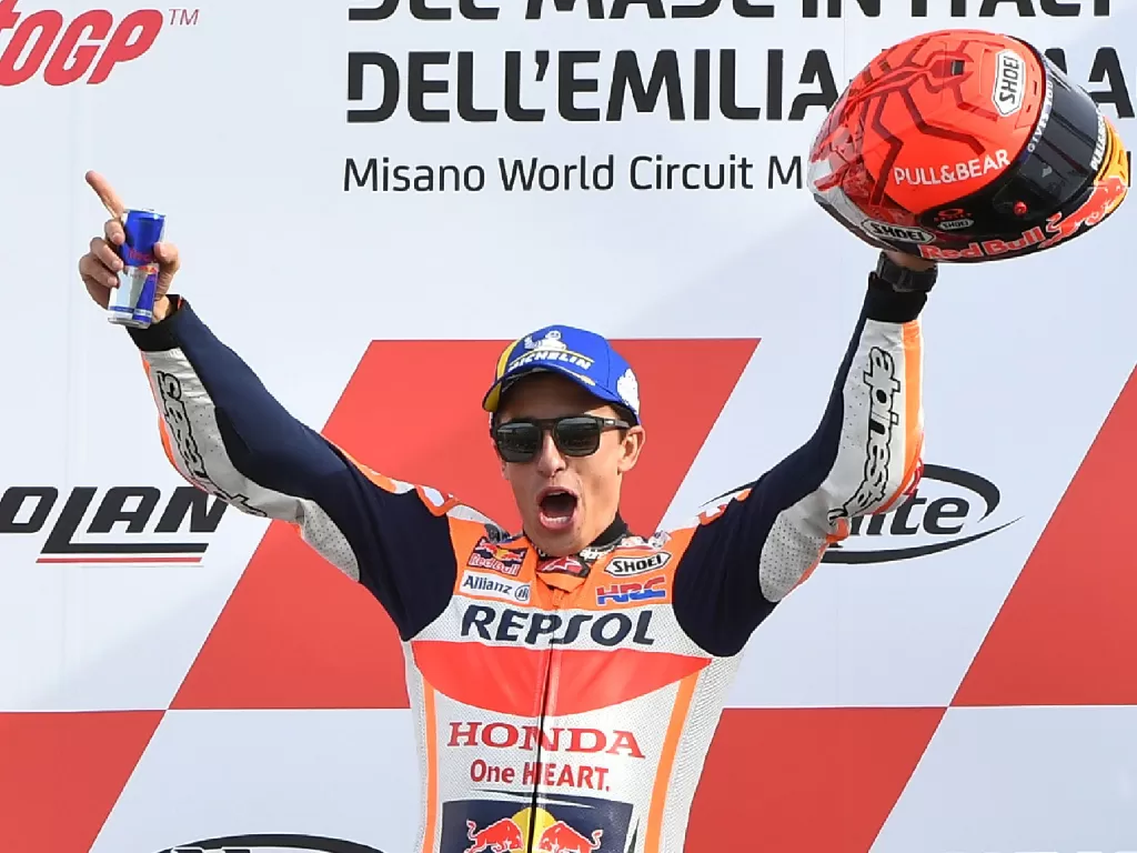 Marc Marquez saat melakukan selebrasi di MotoGP Emilia Romagna 2021 (photo/REUTERS/Jennifer Lorenzini)