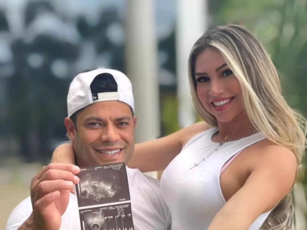 Hulk menikahi keponakan mantan istrinya, Camila Angelo (Instagram/@hulkparaiba)