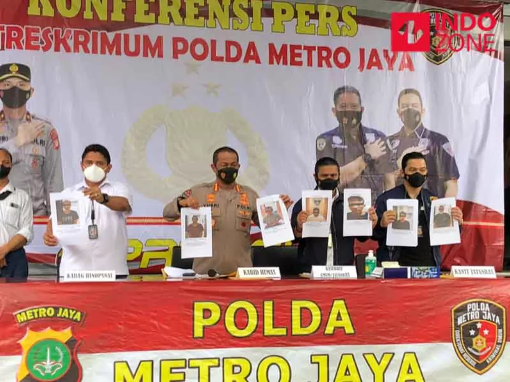 Konferensi pers kasus jambret peseda yang viral di medsos di Mapolda Metro Jaya, Jakarta. (INDOZONE/Samsudhuha Wildansyah).