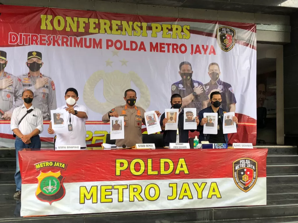 Konferensi pers kasus jambret peseda yang viral di medsos di Mapolda Metro Jaya, Jakarta. (INDOZONE/Samsudhuha Wildansyah)