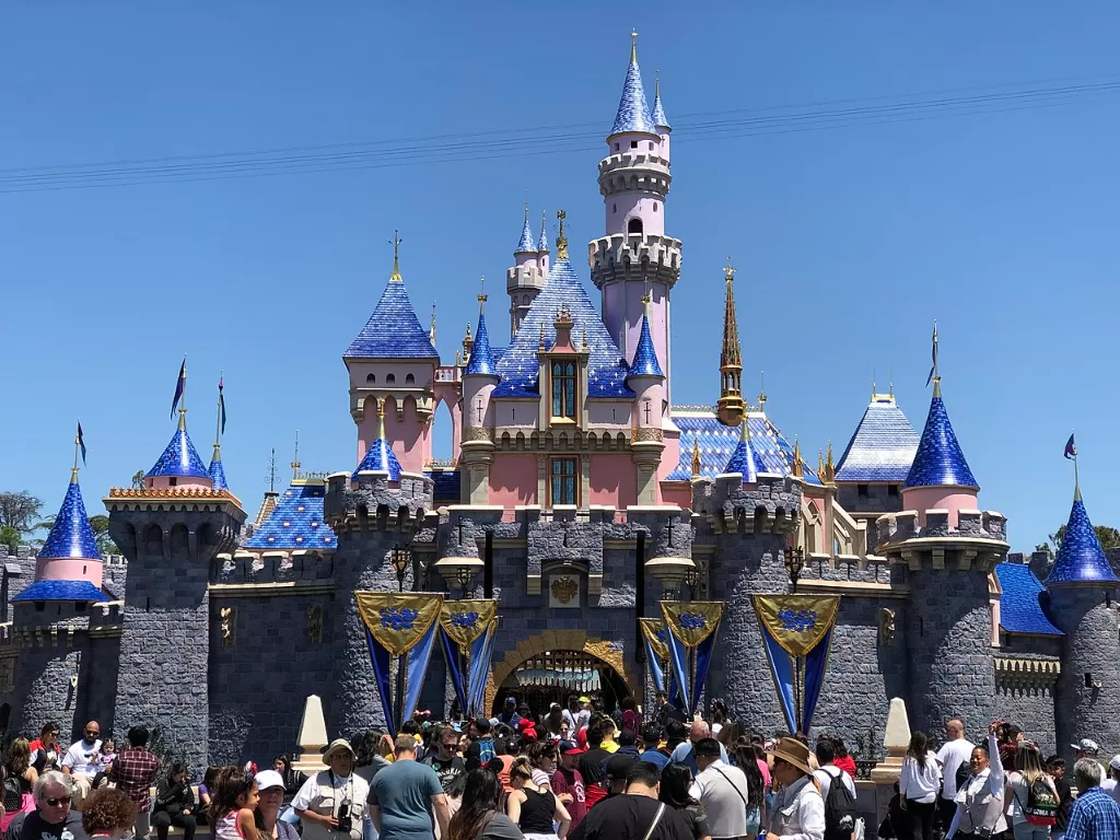 Tampilan Disneyland California. (photo/Dok. Wikipedia)