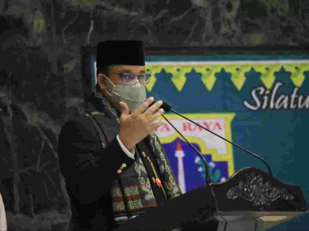 Gubernur DKI Jakarta Anies Baswedan dapat gelar kehormatan dari Bamus Betawi. (Dok. Pemprov DKI Jakarta)