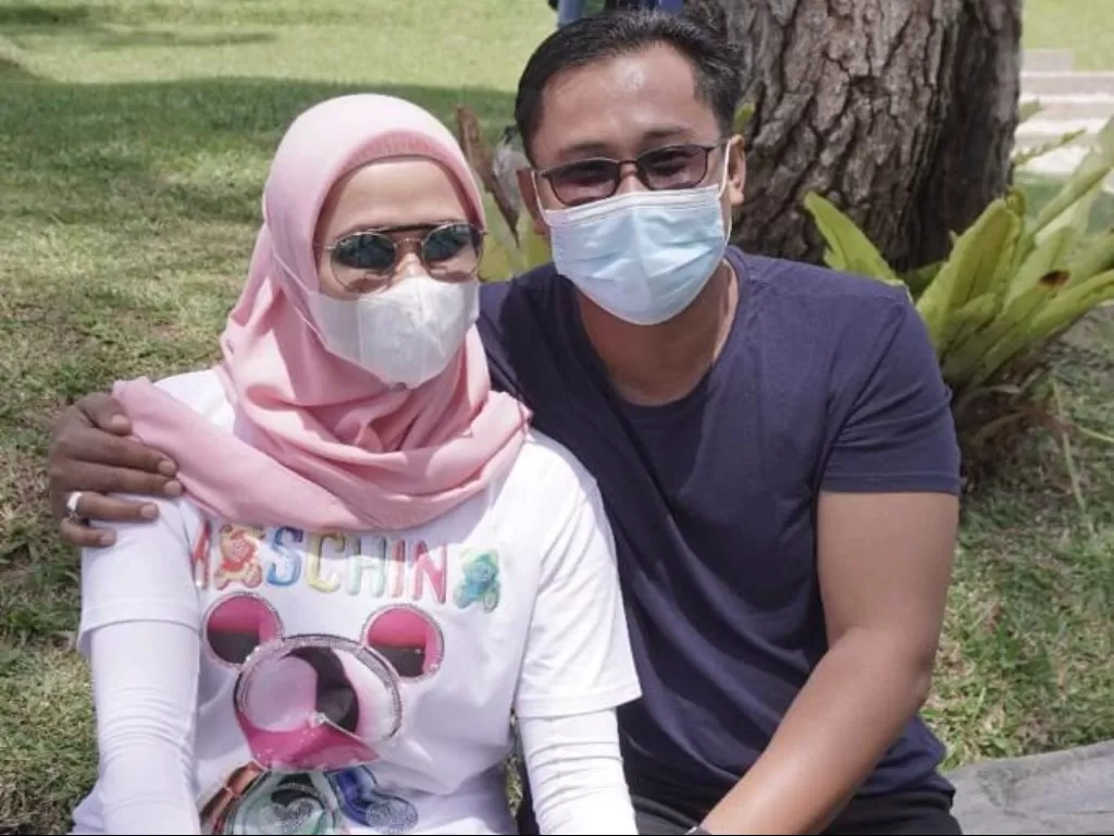 AKBP Agus Sugiyarso dan istrinya, Iptu Eci (Instagram @kapolres.tebingtinggi_official)
