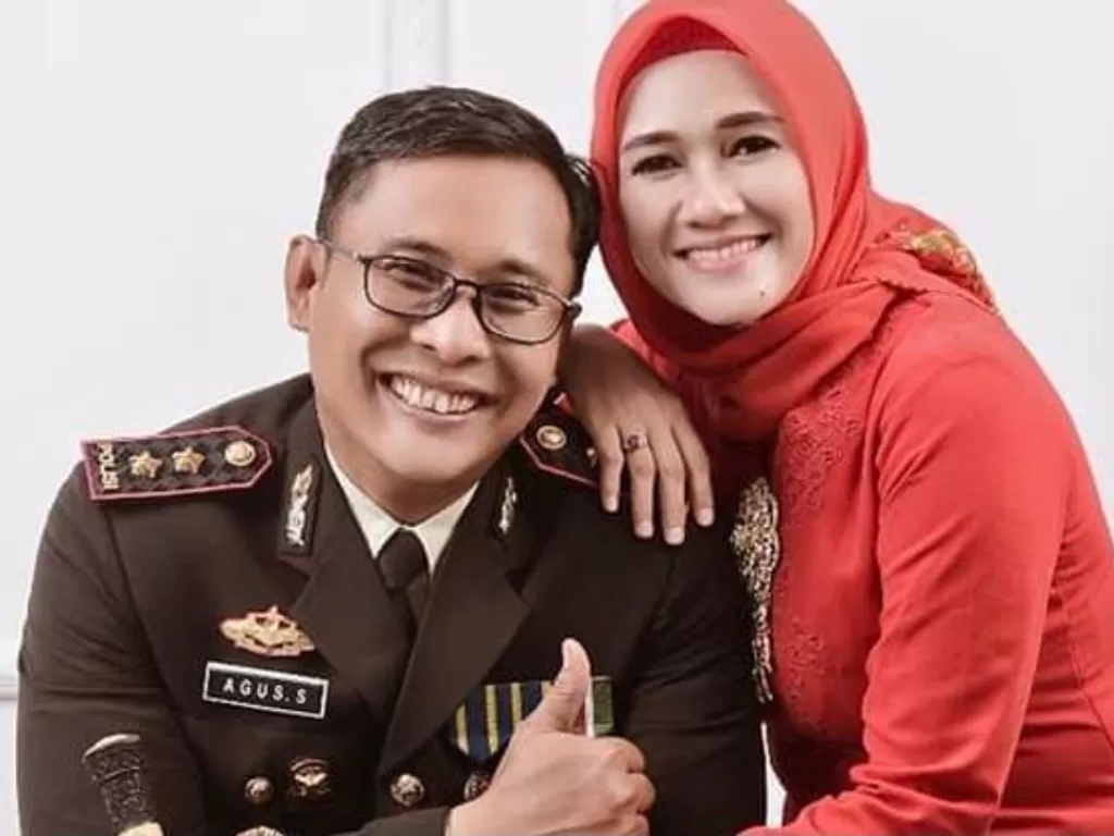 AKBP Agus Sugiyarso dan istrinya. (Facebook)