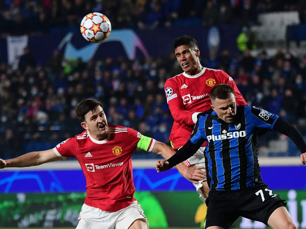 Harry Maguire di laga Atalanta vs Manchester United (REUTERS/Alberto Lingria)
