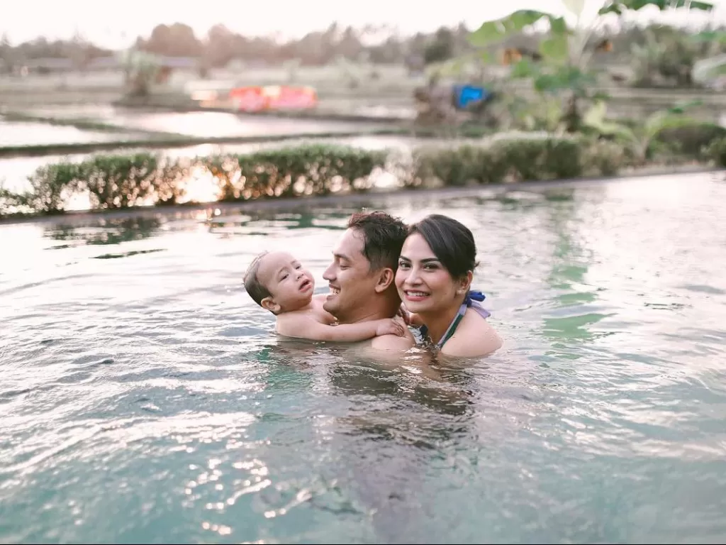 Vanessa Angel dan keluarga kala tengah menikmati liburan bersama (Instagram/@vanessaangelofficial)