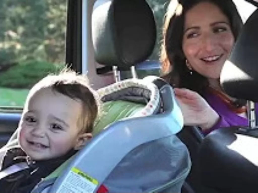 Foto: anak kecil dalam mobil-YouTube: Parents
