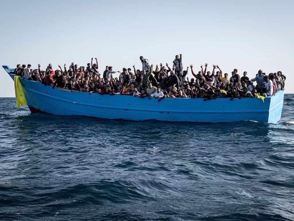 Kapal Jerman berhasil selamatkan 400 migran di Laut Mediterania. (Photo/Twitter/@seaeyeorg)