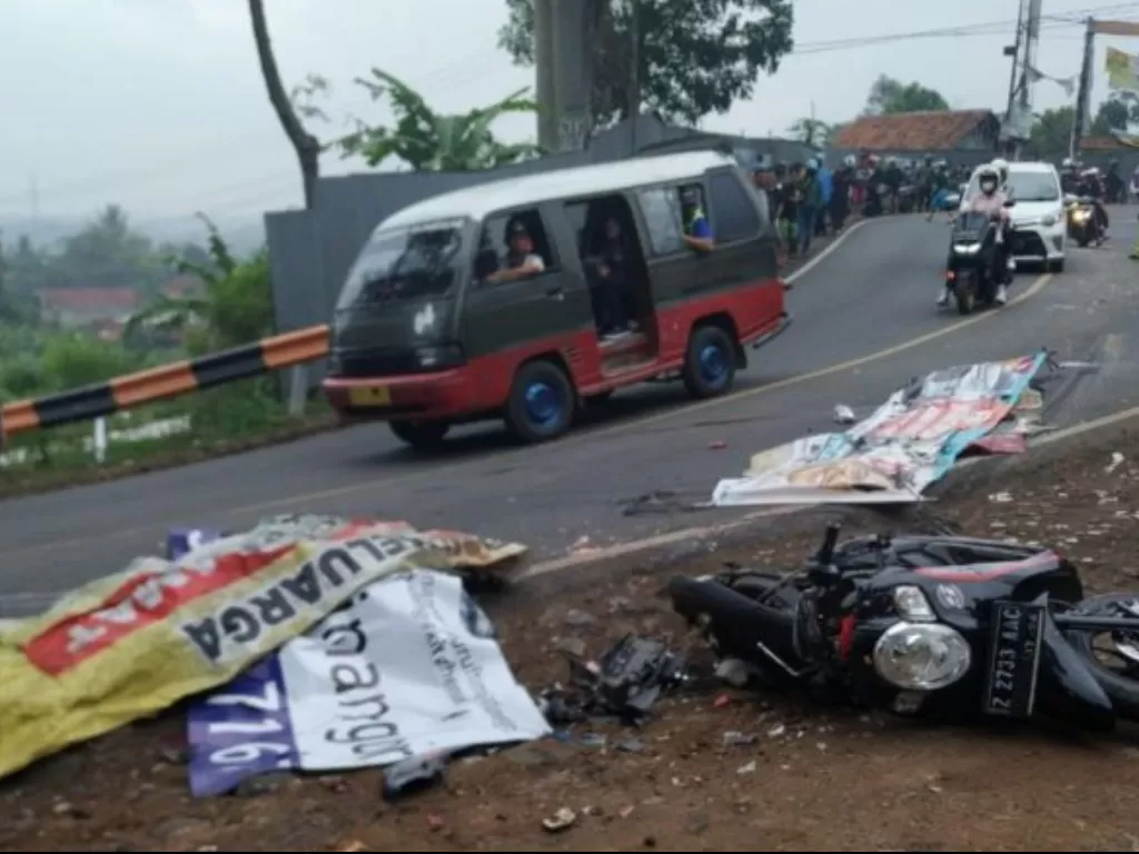 Kecelakaan terjadi di Jalan Raya Cirebon-Bandung. (ANTARA/HO-Polres Sumedang)