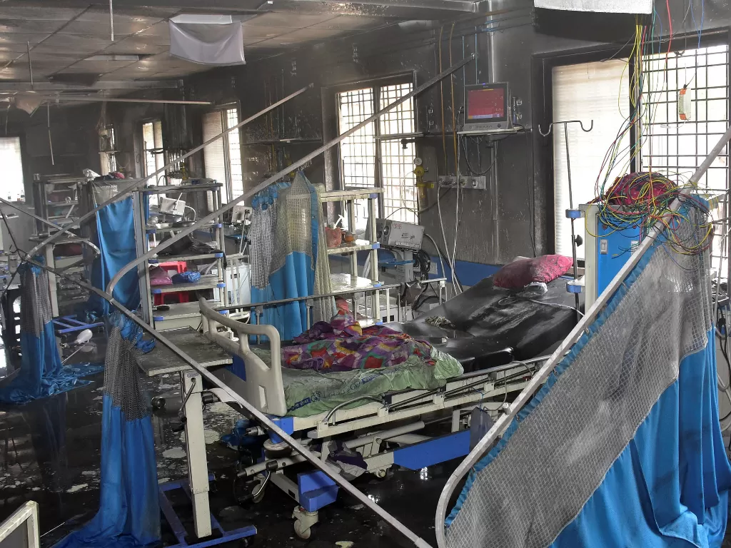 Pemandangan rumah sakit di India usai kebakaran. (REUTERS/Stringer)