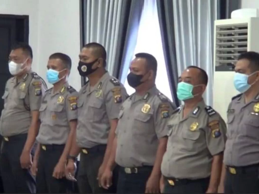 Oknum polisi Polsek Kutalimbaru disidang kode etik di Polrestabes Medan. (Istimewa)