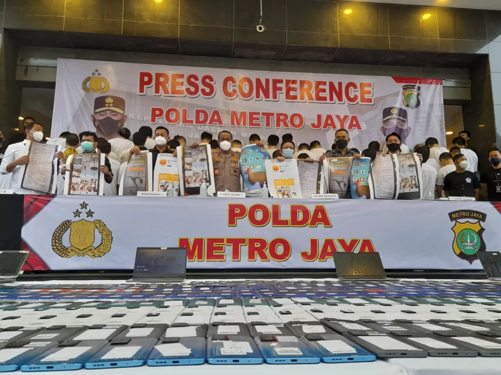 Konferensi pers kasus pemerasan dengan 48 tersangka WNA di Polda Metro Jaya, Jakarta. (INDOZONE/Samsudhuha Wildansyah)