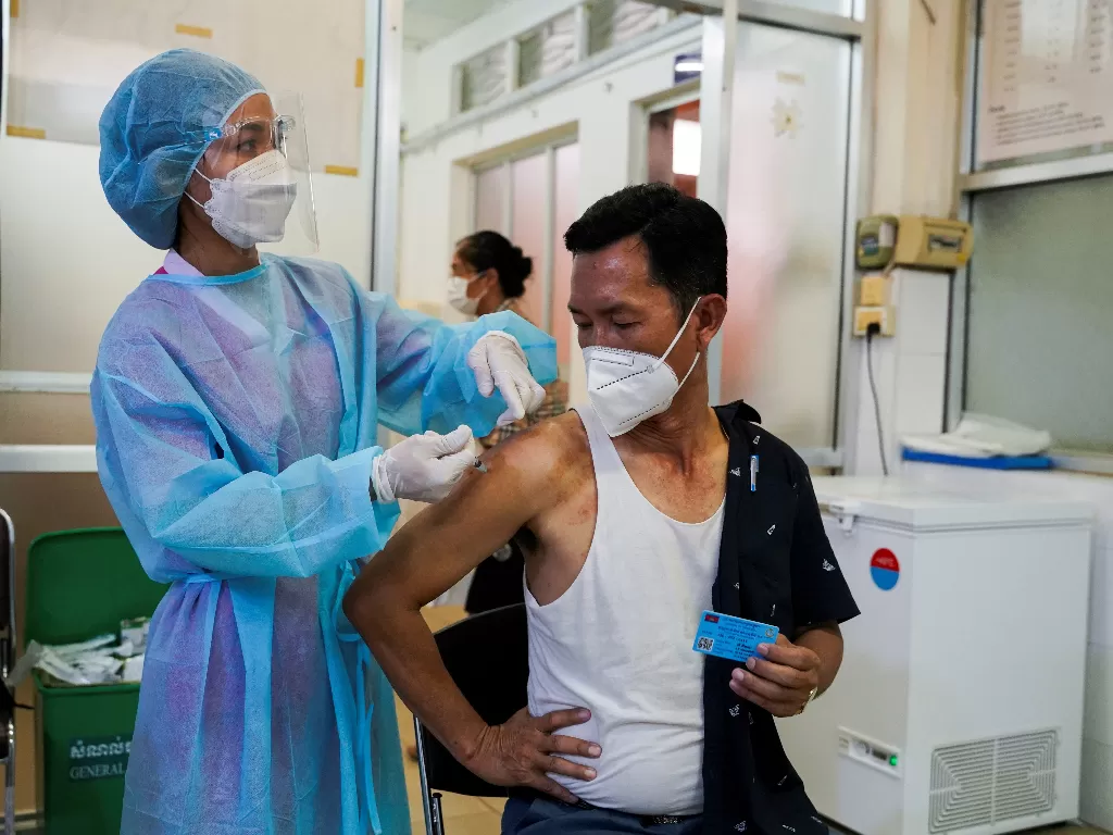 Vaksinasi COVID-19. (photo/REUTERS/CINDY LIU)