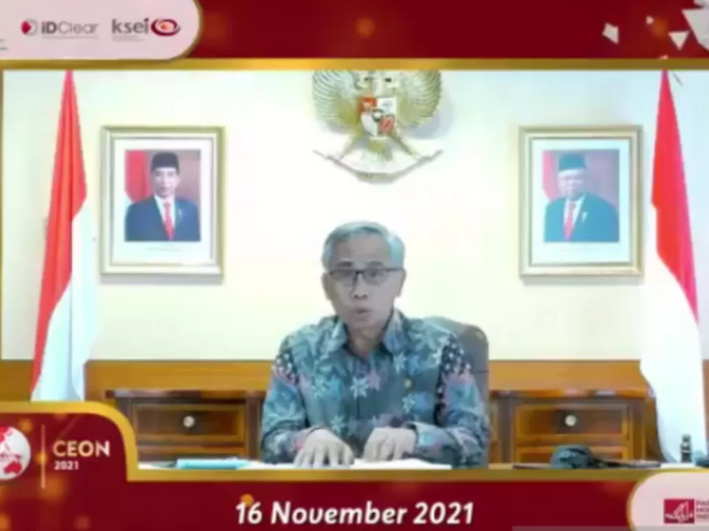 Ketua Dewan Komisioner OJK Wimboh Santoso dalam acara CEO Networking 2021 di Jakarta, Selasa (16/11/2021). (ANTARA/Agatha Olivia)