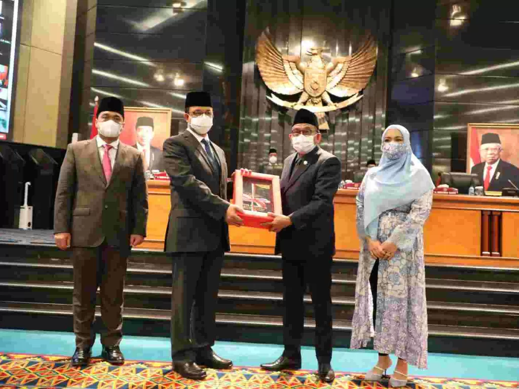 Gubernur DKI Jakarta, Anies Baswedan (dua dari kiri). (dok. Pemprov DKI)