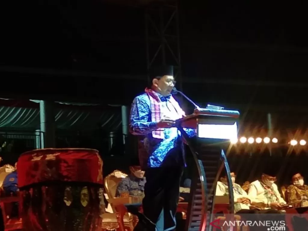 Wakil Menteri Agama Zainut Tauhid membuka MTQ Ke-5 Korpri di Kendari, Sulawesi Tenggara, Minggu (14/11/2021) malam. (ANTARA/Harianto)
