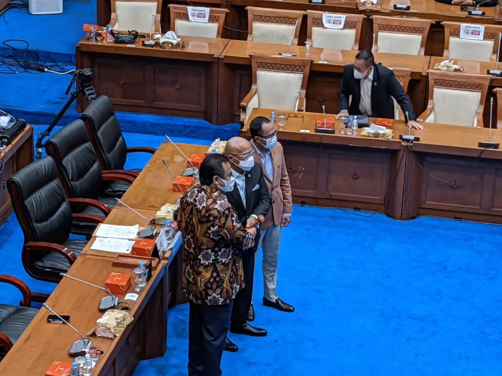 Wakil Ketua DPR Rachmat Gobel lantik Dony Maryadi Oekon sebagai Wakil Ketua Komisi VII. (INDOZONE/Harits Tryan Akhmad)