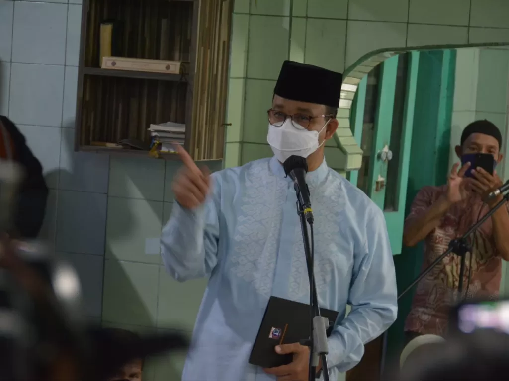 Gubernur DKI Jakarta Anies Baswedan di Masjid Al Mansur, Jumat (8/10/2021). (PPID DKI Jakarta)