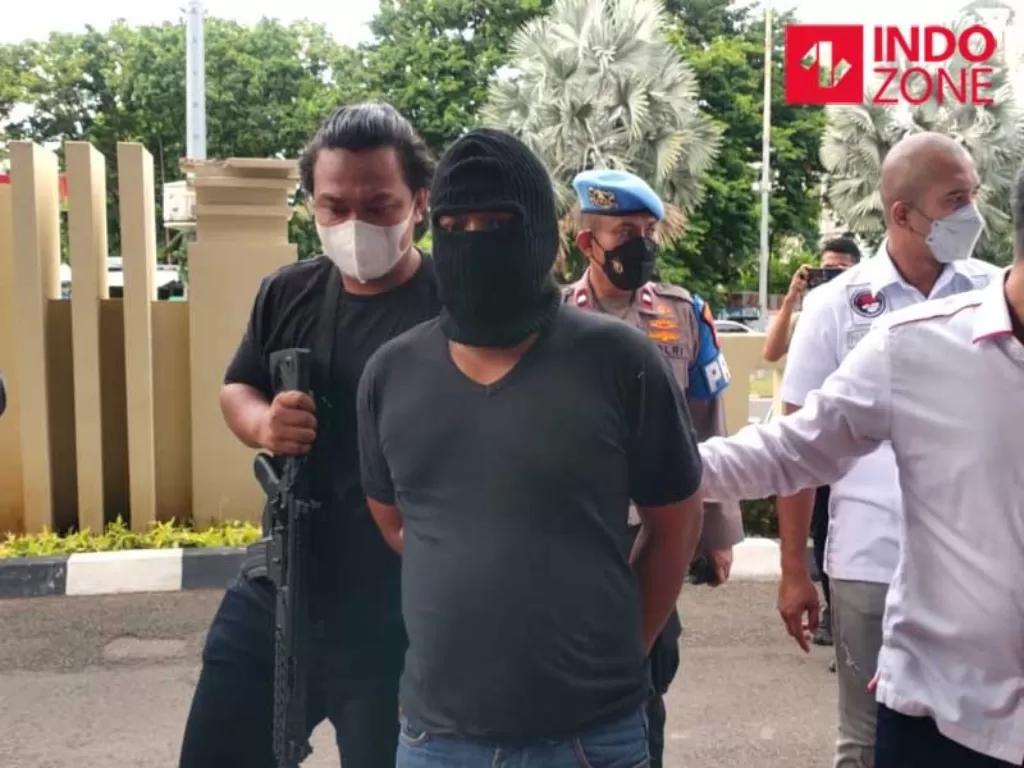 Tersangka penabrak anggota Polres Jakpus ditangkap. (INDOZONE/Samsudhuha Wildansyah)