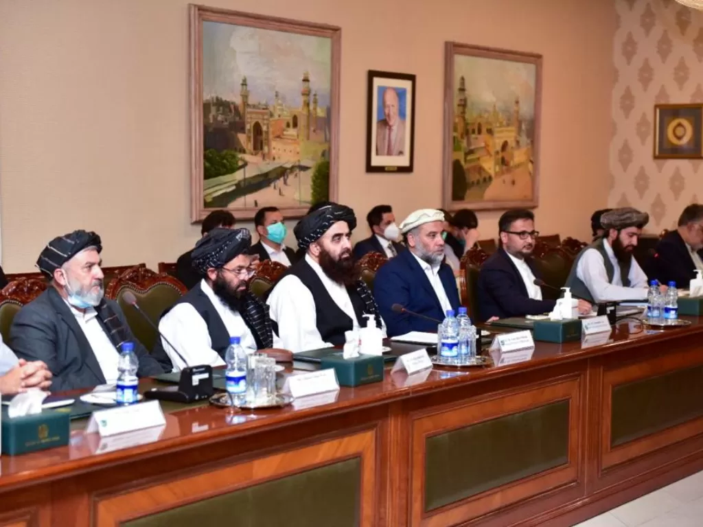 Pejabat Taliban saat bertemu delegasi Pakistan. (Reuters/Ministry of Foreign Affairs)