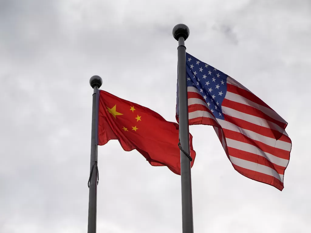 Bendera China dan Amerika Serikat. (REUTERS/Aly Song)