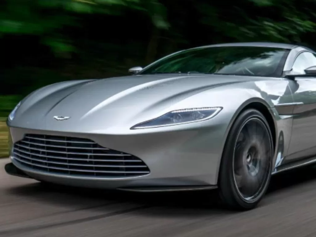 Aston Martin DB 10 007 Spectre (motor-junkie.com)