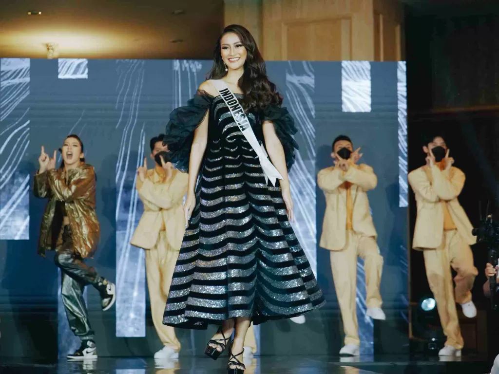  Dokumentasi Ayu Maulida Goes to Miss Universe. (photo/dok.Puteri Indonesia)