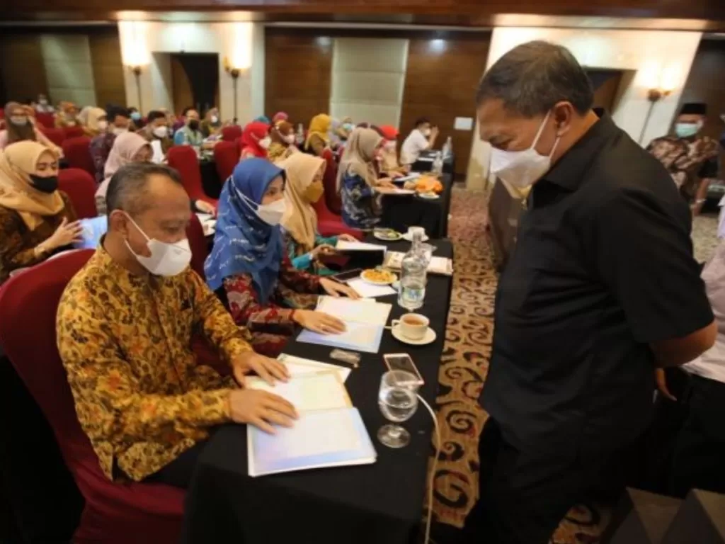 Sejumlah kepala sekolah mengikuti program menulis Al Quran. (ANTARA/HO-Humas Pemkot Bandung) 