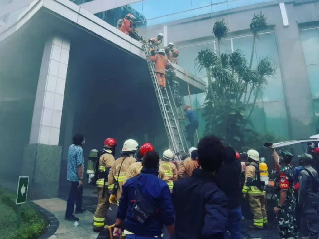 Kebakaran di Gedung Cyber Jakarta. (Foto: Instagram/@humasjakfire)