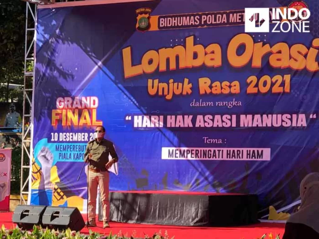 Haris Azhar saat sambutan di acara lomba orasi di Mapolda Metro Jaya, Jakarta. (INDOZONE/Samsudhuha Wildansyah).