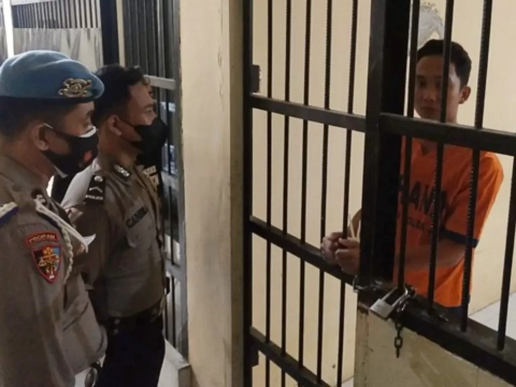 Bripda Randy Bagus di dalam sel tahanan. (Dokumen Polda Jawa Timur)