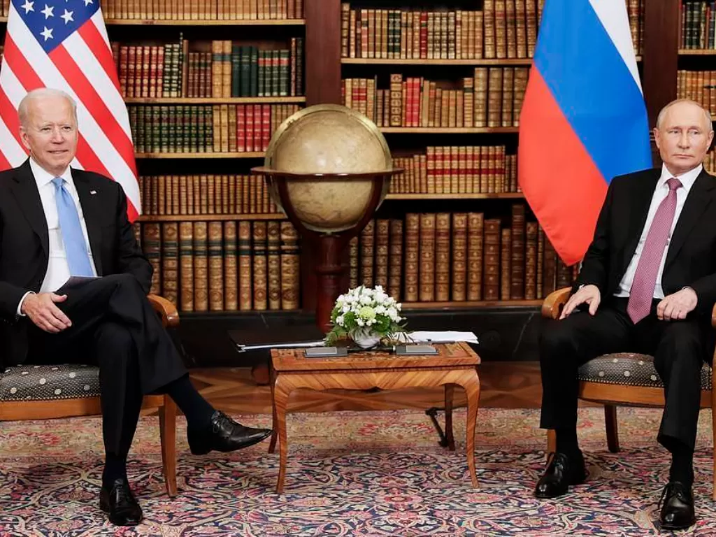 Presiden AS Joe Biden dan Presiden Rusia Vladimir Putin (TASS/Mikhail Metzel)