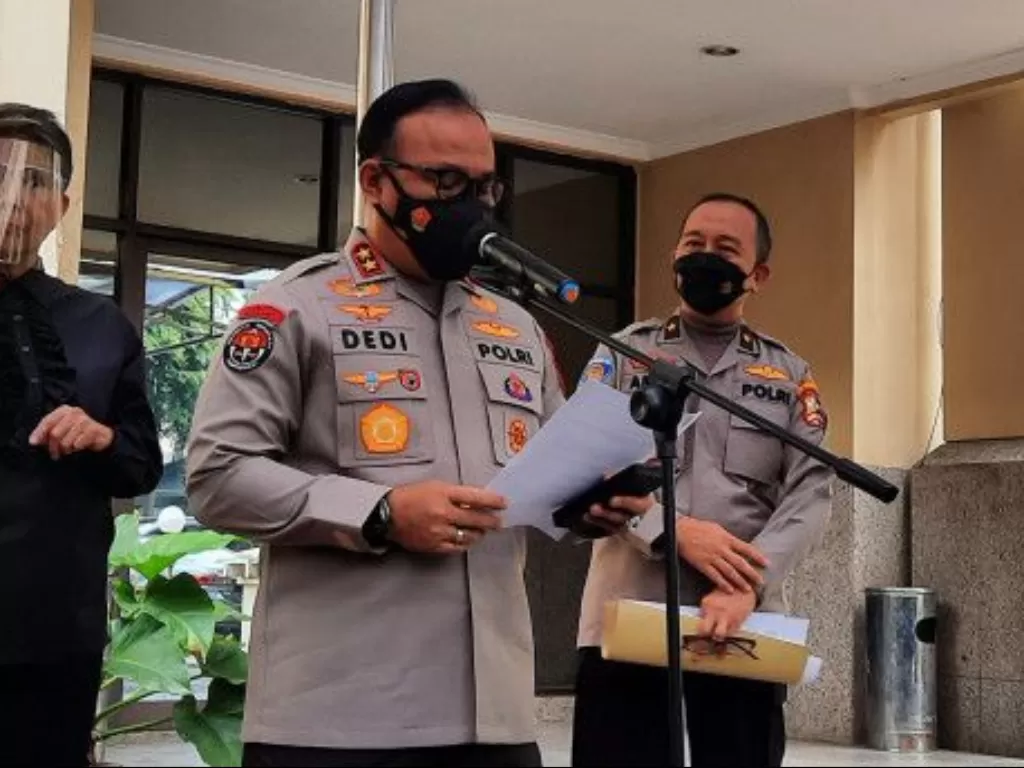  Kepala Divisi Humas Polri Irjen Pol Dedi Prasetyo memberikan keterangan pers terkait penandatanganan kerja sama bilateral Polri dan sejumlah negara di Mabes Polri, Jakarta Selatan, Senin (6/12/2021). (ANTARA/Laily Rahmawaty)