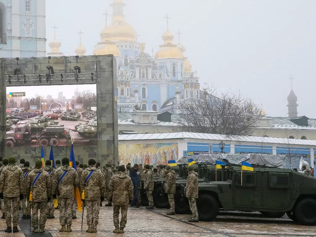 Pasukan Ukraina merayakan hari militer di Kiev. (REUTERS/Gleb Garanich)