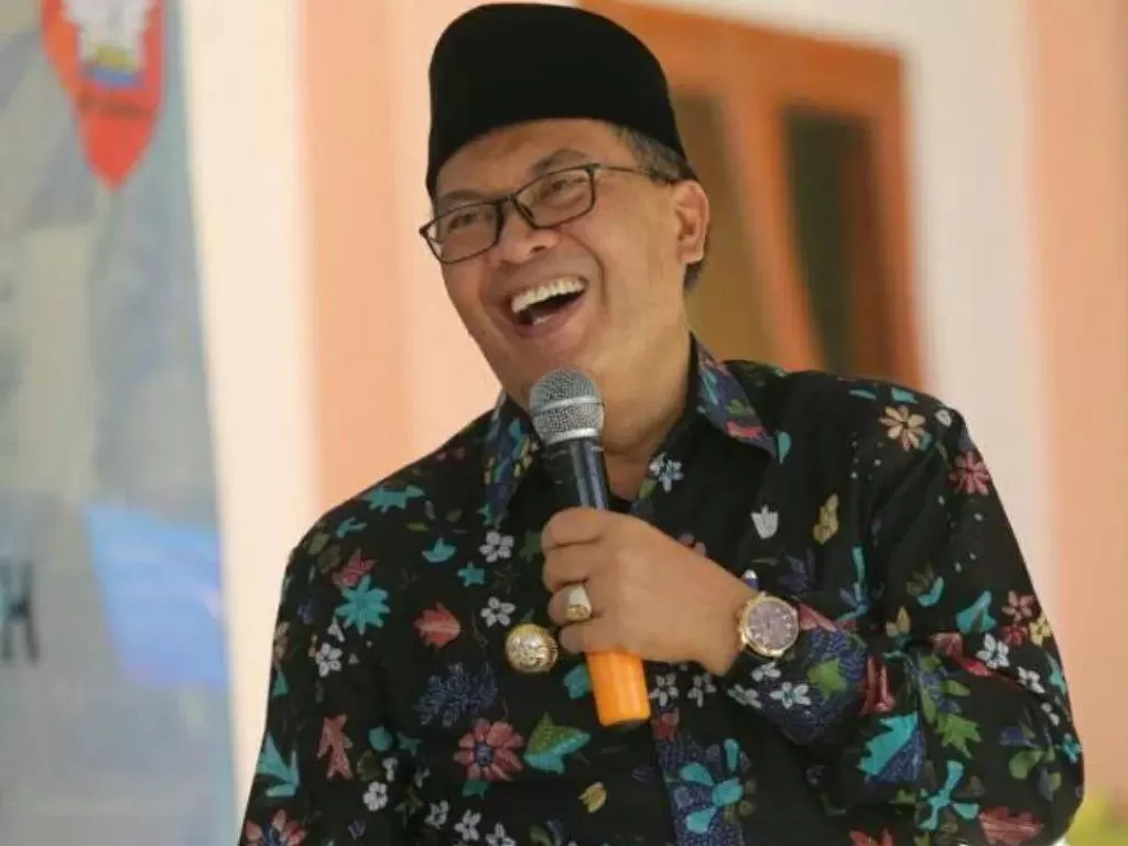 Wali Kota Bandung Oded M Danial meninggal dunia saat salat Jumat. (Instagram/Oded M Danial)