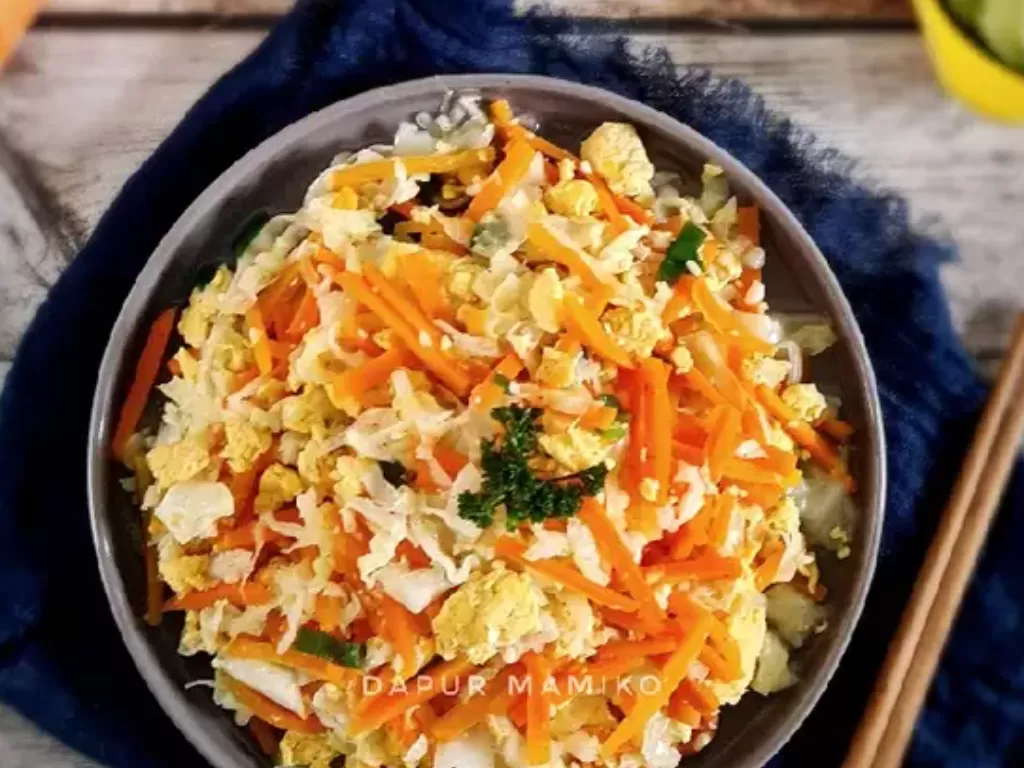 Orak-arik wortel kol telur. (Cookpad/@dapurmamiko)