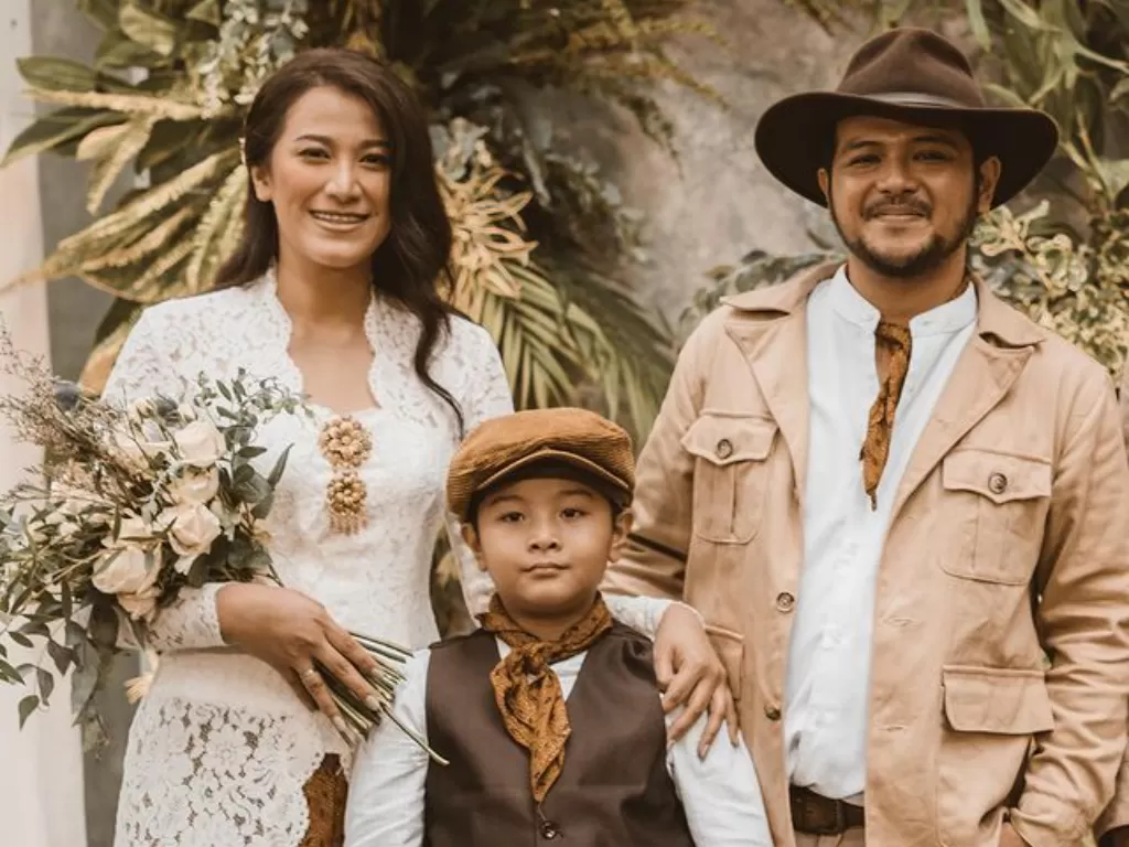 Ramon Y Tungka menikah dengan Cisya. (Instagram/@ramonytungka)