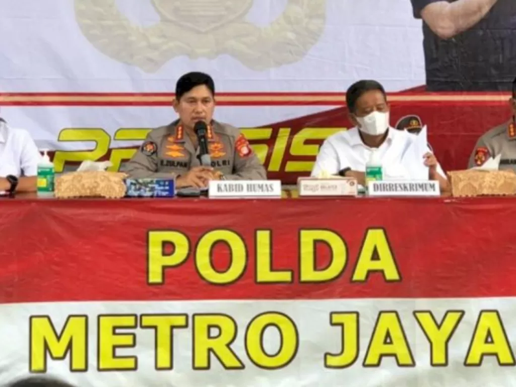 Konferensi pers Polda Metro Jaya terkait kasus pengeroyokan pelaku ormas PP (INDOZONE/Samsudhuha Wildansyah)