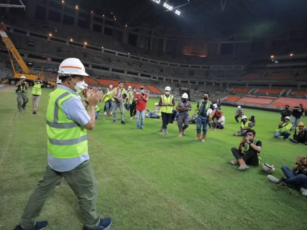Anies Baswedan saat melakukan soft launching di Jakarta International Stadium (JIS). (Instagram/Anies Baswedan)