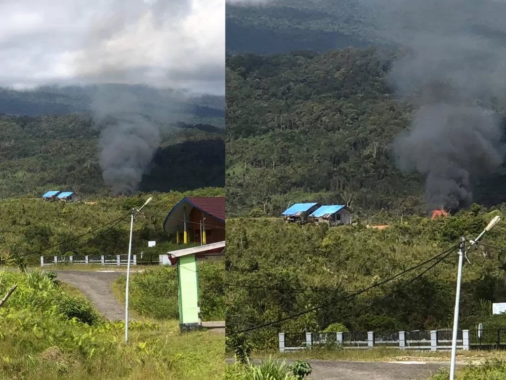 KKB bakar sekolah di Pegunungan Bintang, Papua. (Dok Humas Polda Papua)