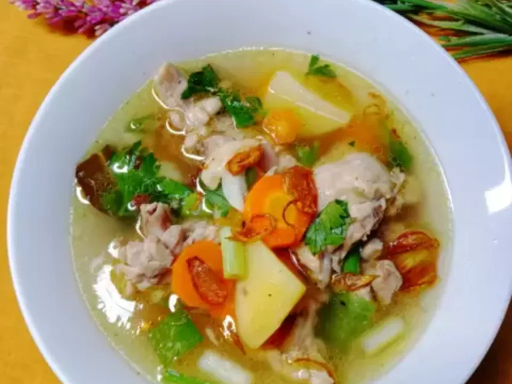 Sop Ayam Pak Min Klaten (Cookpad/Siti Hadijah Karo karo)