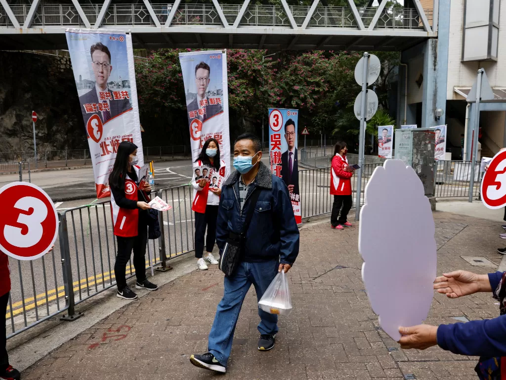 Pemilu legislatif di Hong Kong. (REUTERS/Tyrone Siu)